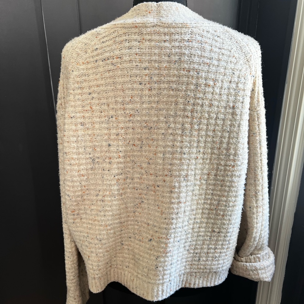 Universal Thread Cream Button-Up Cardigan - Picture 6 of 9